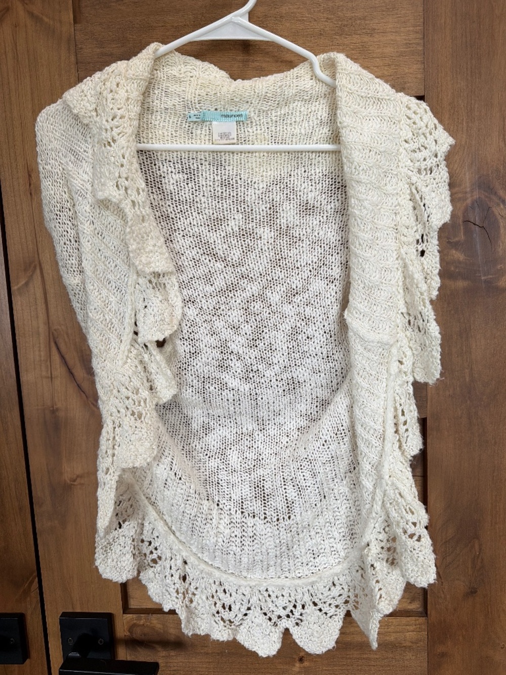 Knit vest with beautiful flowy style